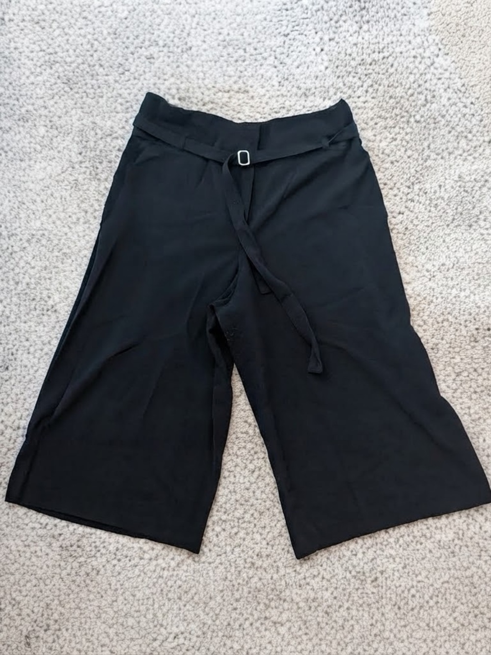 Women's Black Wide-Leg Belted Bermuda Shorts